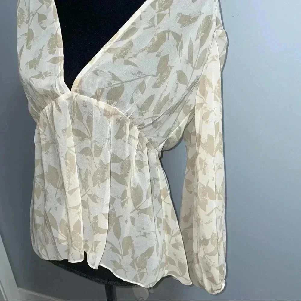 Cabi Couplet Blouse - Picture 2 of 8
